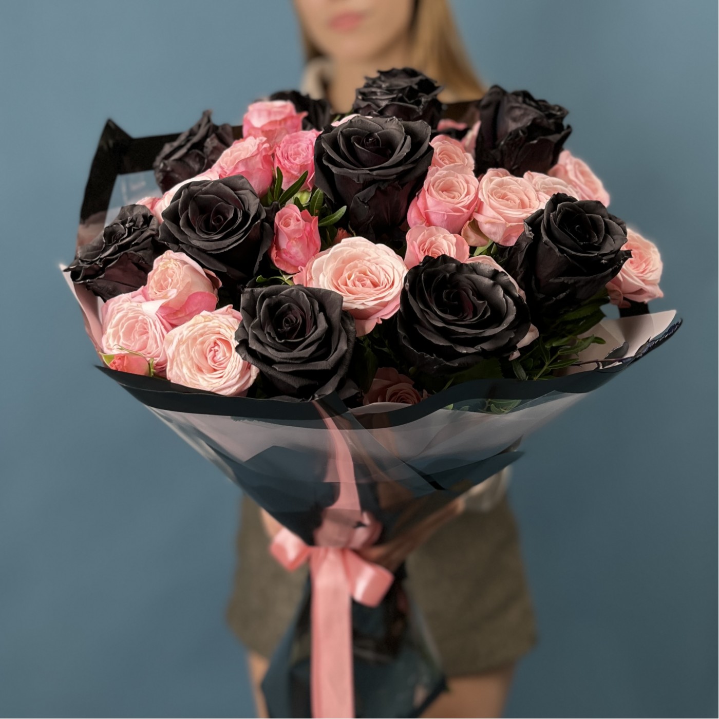 Чёрные розы Premium и кустовые розы